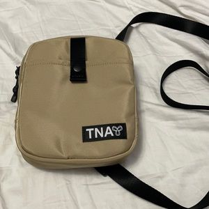 ARITZIA | CAMERA BAG
